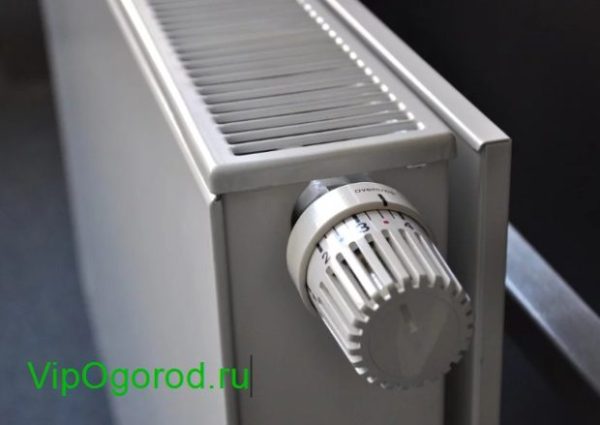 радиатор отопления в доме